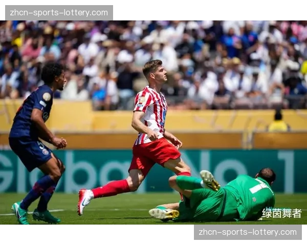 VAR介入取消点球，富勒姆与布伦特福德比赛因争议判罚中断五分钟