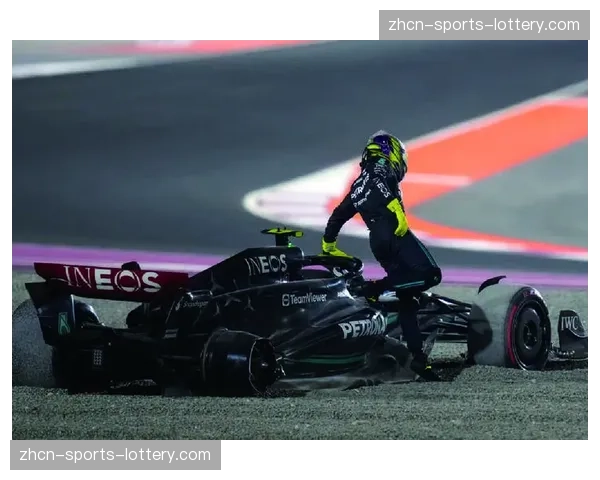 F1澳大利亚大奖赛前瞻：梅赛德斯带来重大升级，汉密尔顿欲主场反弹