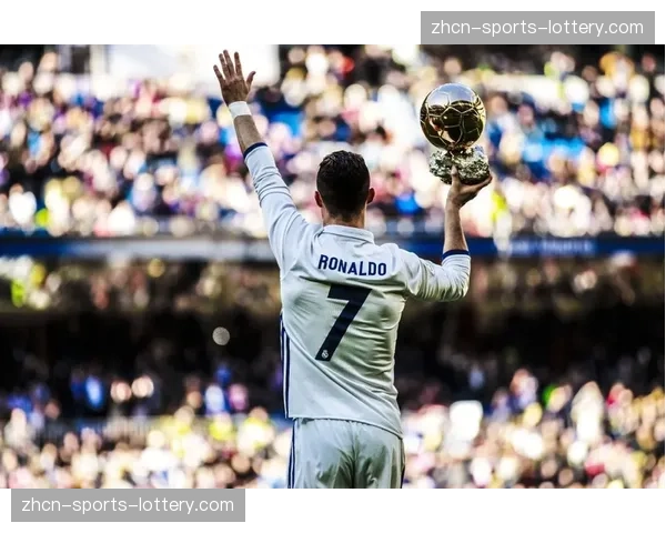 看台上的弗洛伦蒂诺：皇马进球时，主席的冷静与克制